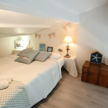 Apartment Bleu D' Azur, 4 Pers Vue Mer, Gare Et Coeur De 20mn A Pied Saint-Raphael (Var)